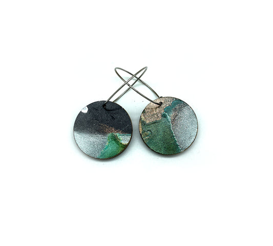 Black Beauty small disc earrings #31